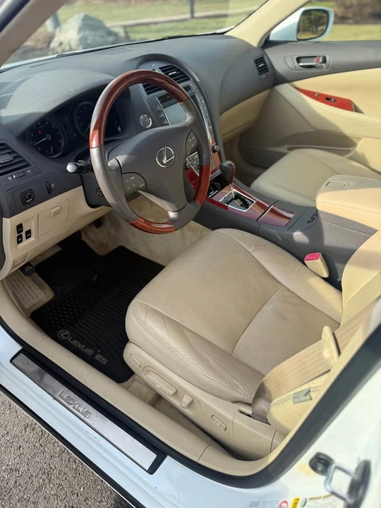 2008 Lexus ES 4th Gen - Image 9 of 16