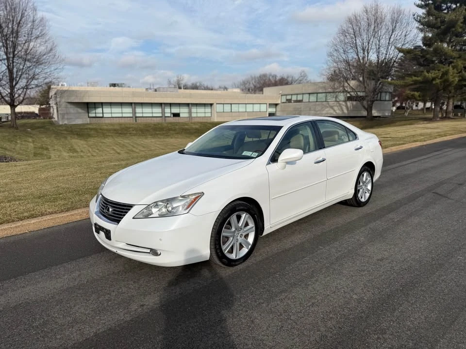 2008 Lexus ES 4th Gen - Image 2 of 16