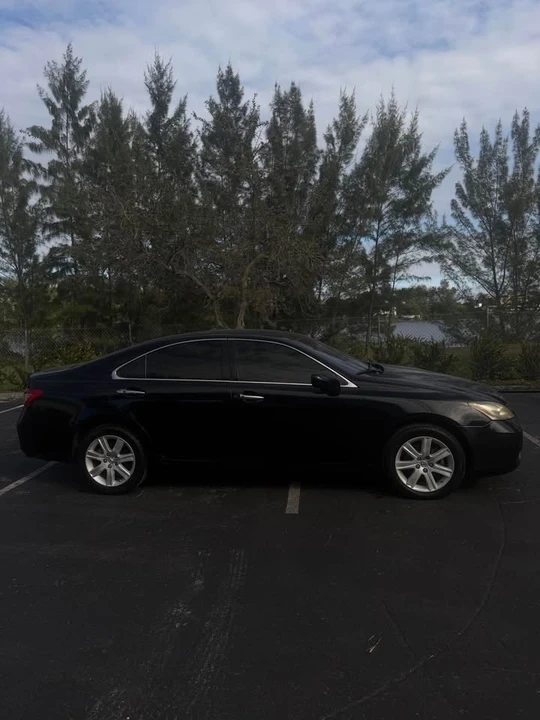 2008 Lexus ES 4th Gen - Image 2 of 14