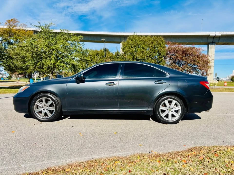 2008 Lexus ES 4th Gen - Image 5 of 17