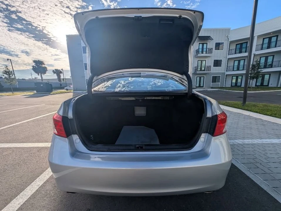 2008 Lexus ES 5th Gen - Image 12 of 19