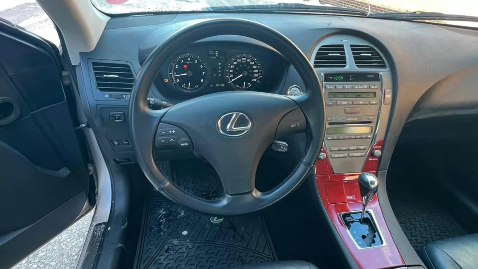 2008 Lexus ES 5th Gen - Image 12 of 19