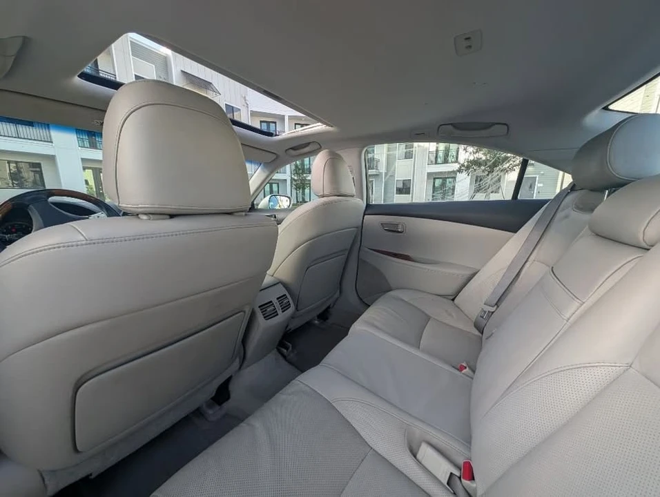 2008 Lexus ES 5th Gen - Image 17 of 19
