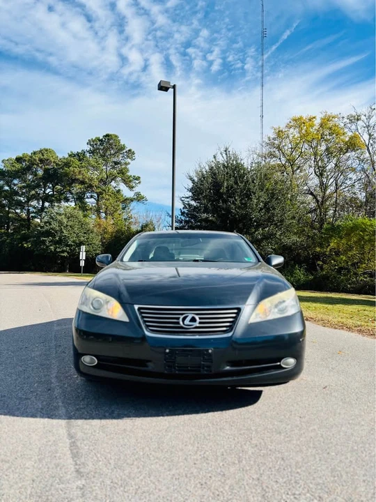 2008 Lexus ES 4th Gen - Image 2 of 17