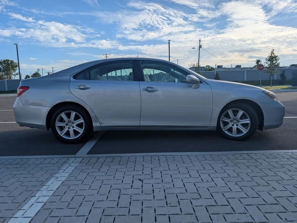2008 Lexus ES 5th Gen - Image 5 of 19