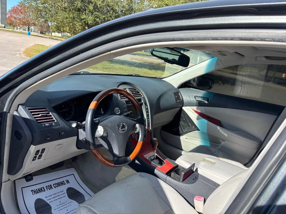 2008 Lexus ES 5th Gen - Image 10 of 17