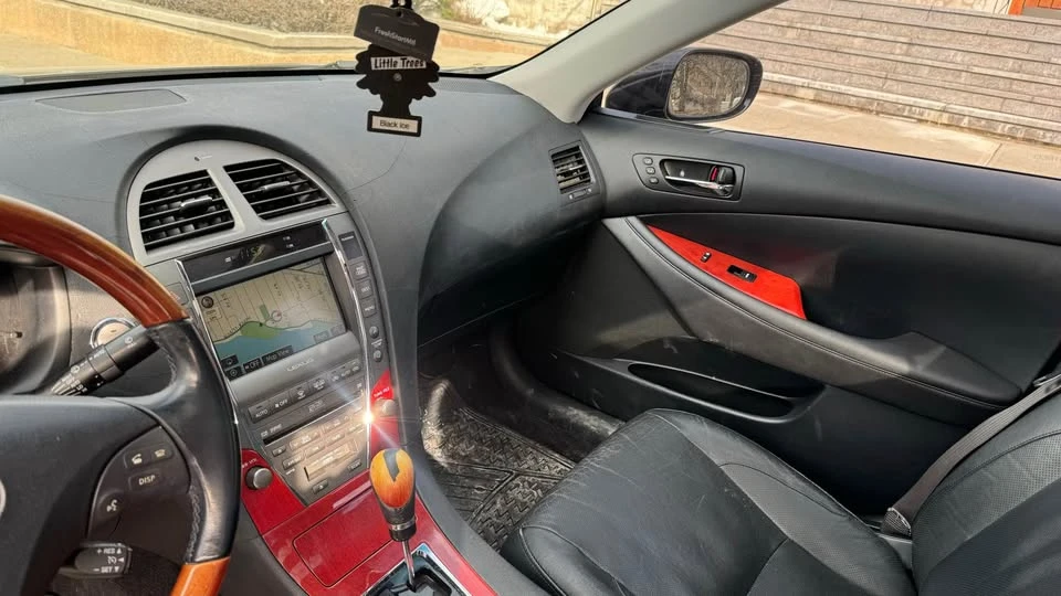 2008 Lexus ES 5th Gen - Image 12 of 19