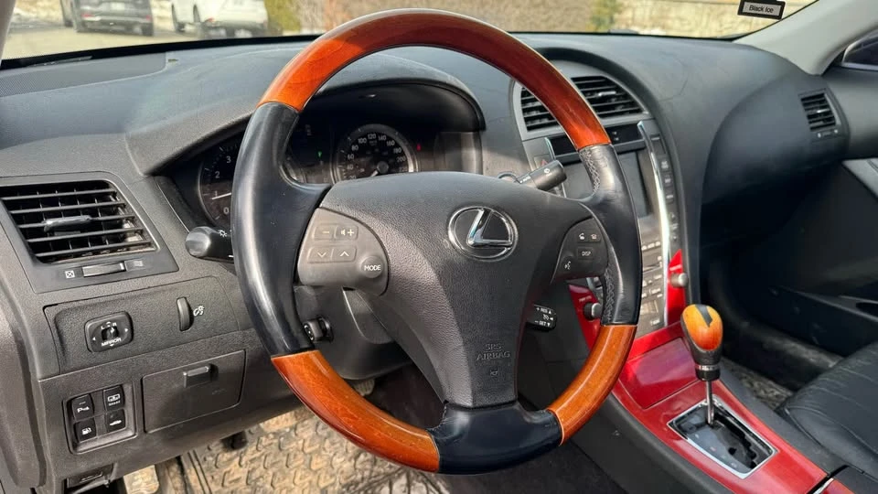 2008 Lexus ES 5th Gen - Image 11 of 19