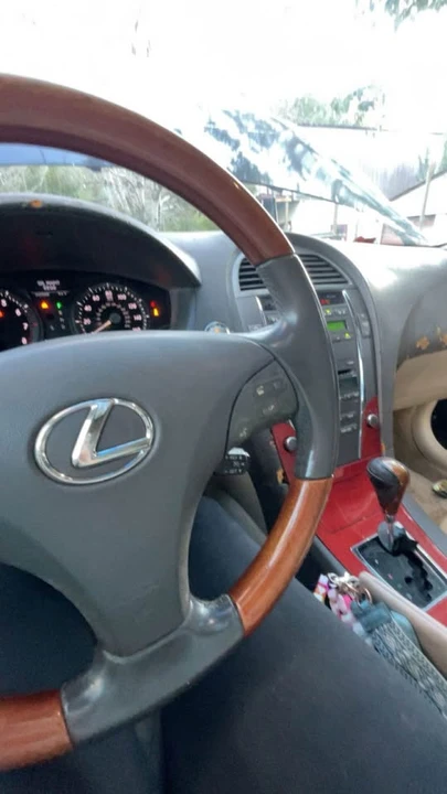 2008 Lexus ES 5th Gen - Image 2 of 5