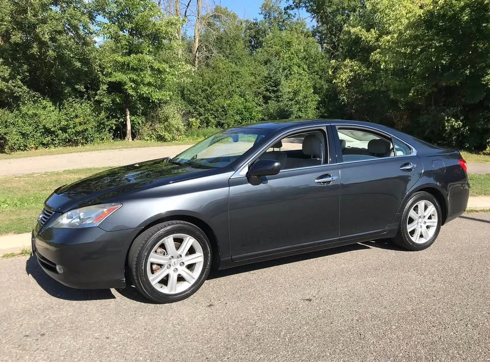 2008 Lexus ES 5th Gen - Image 2 of 12