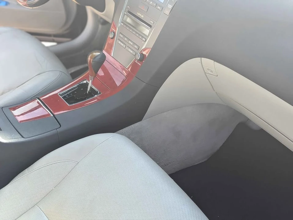 2008 Lexus ES 5th Gen - Image 10 of 15