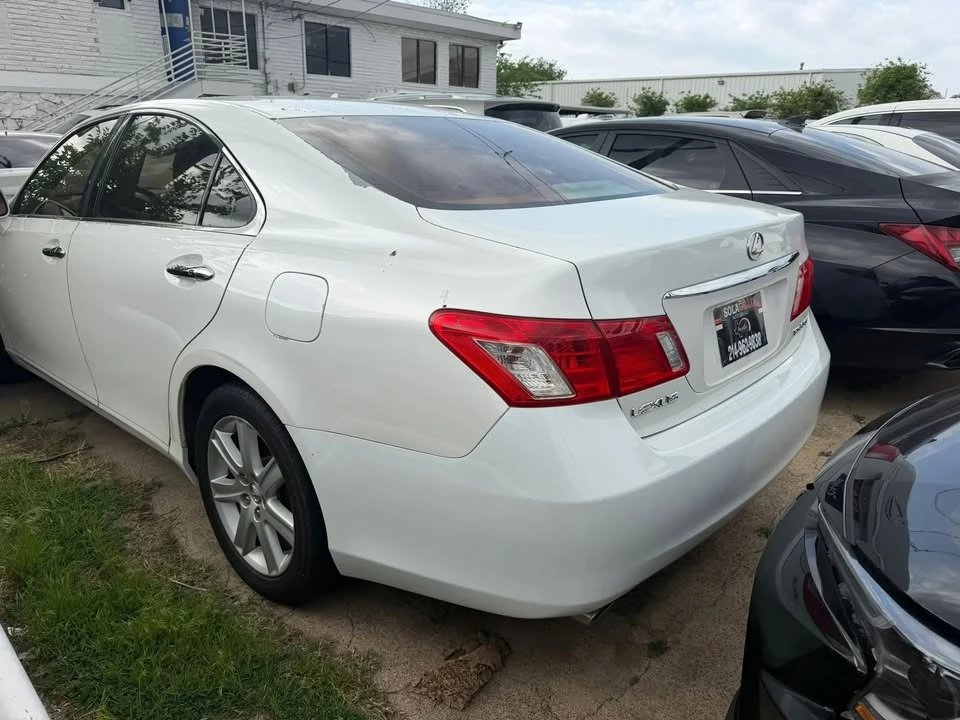 2008 Lexus ES 5th Gen - Image 2 of 11