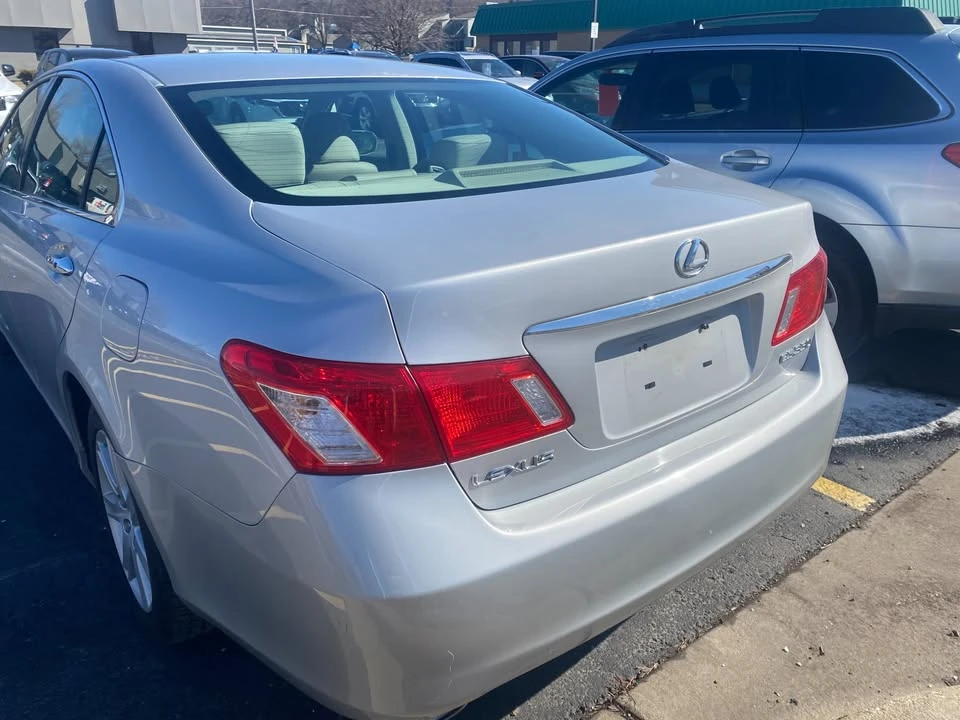 2008 Lexus ES 5th Gen - Image 2 of 19
