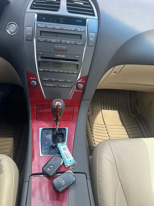 2008 Lexus ES 5th Gen - Image 17 of 20