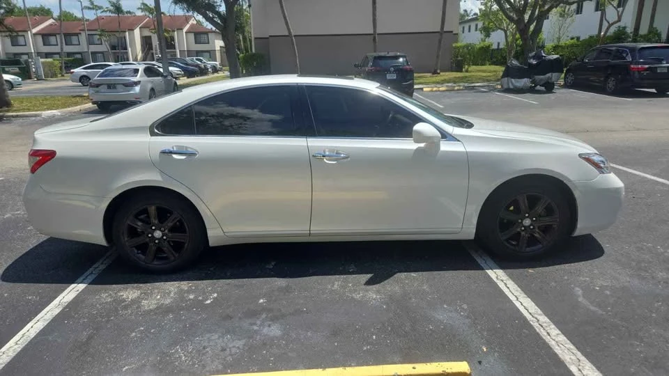 2008 Lexus ES 5th Gen - Image 10 of 11
