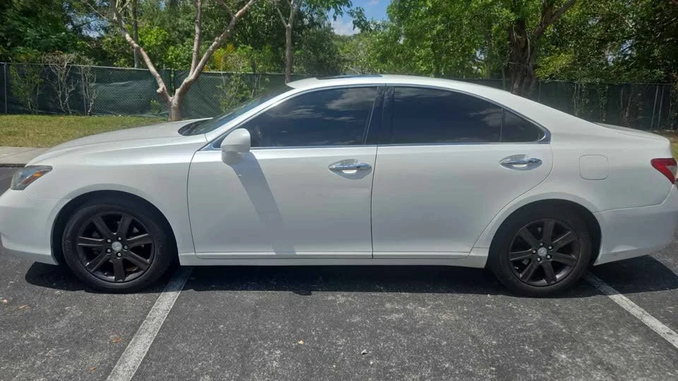 2008 Lexus ES 5th Gen - Image 2 of 11