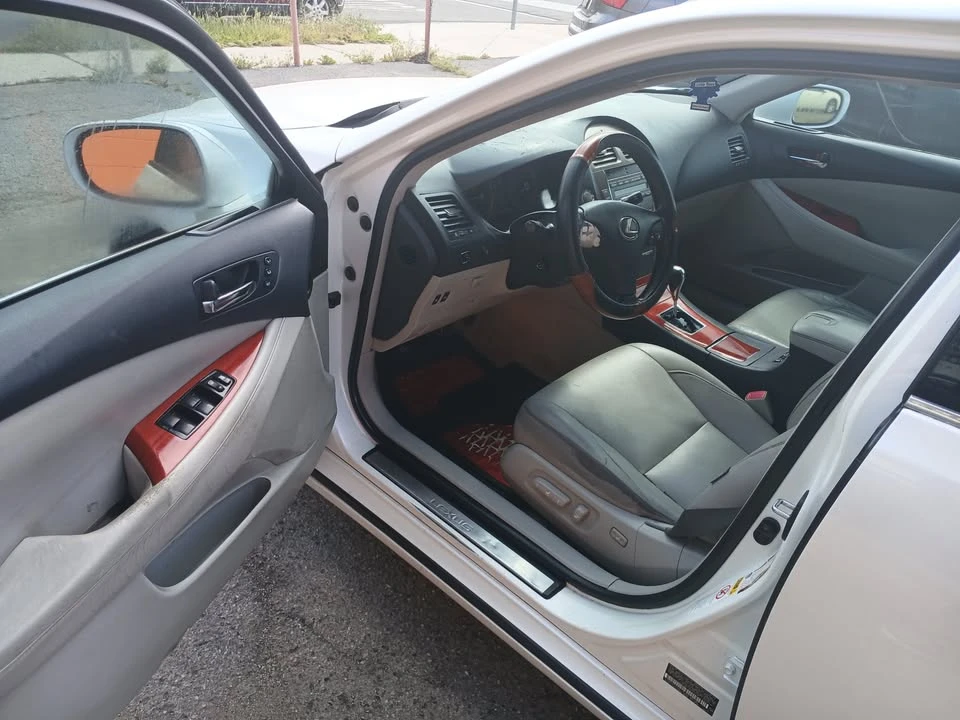 2008 Lexus ES 5th Gen - Image 2 of 10