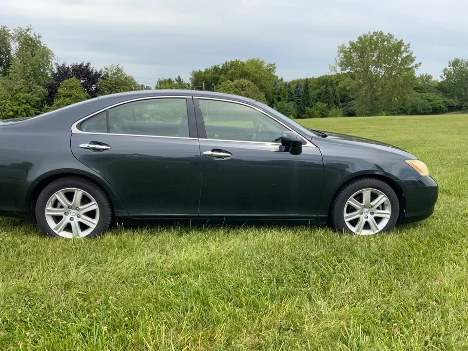2008 Lexus ES 5th Gen - Image 2 of 11