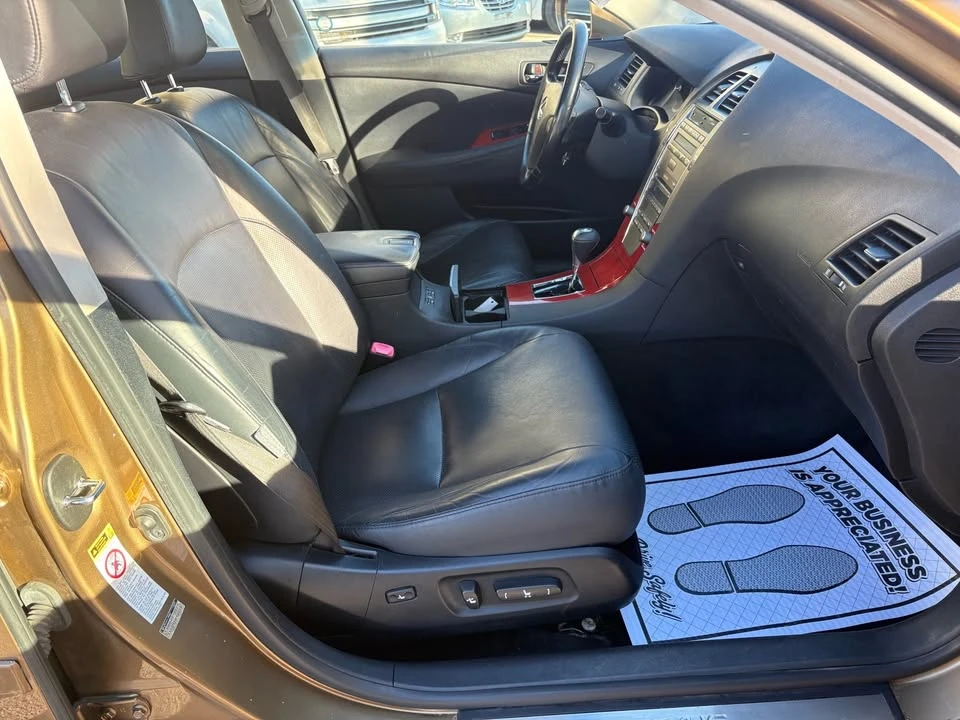 2008 Lexus ES 5th Gen - Image 11 of 20