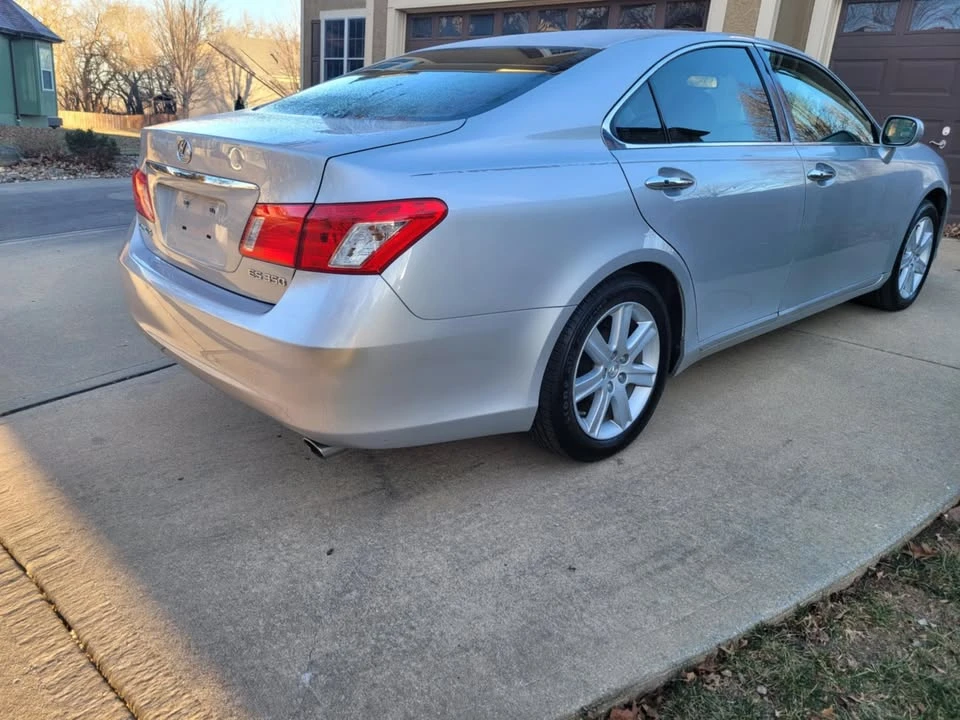 2008 Lexus ES 5th Gen - Image 3 of 18
