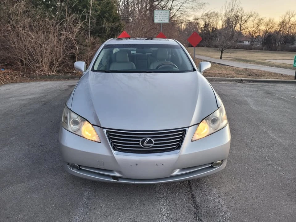 2008 Lexus ES 5th Gen - Image 3 of 15
