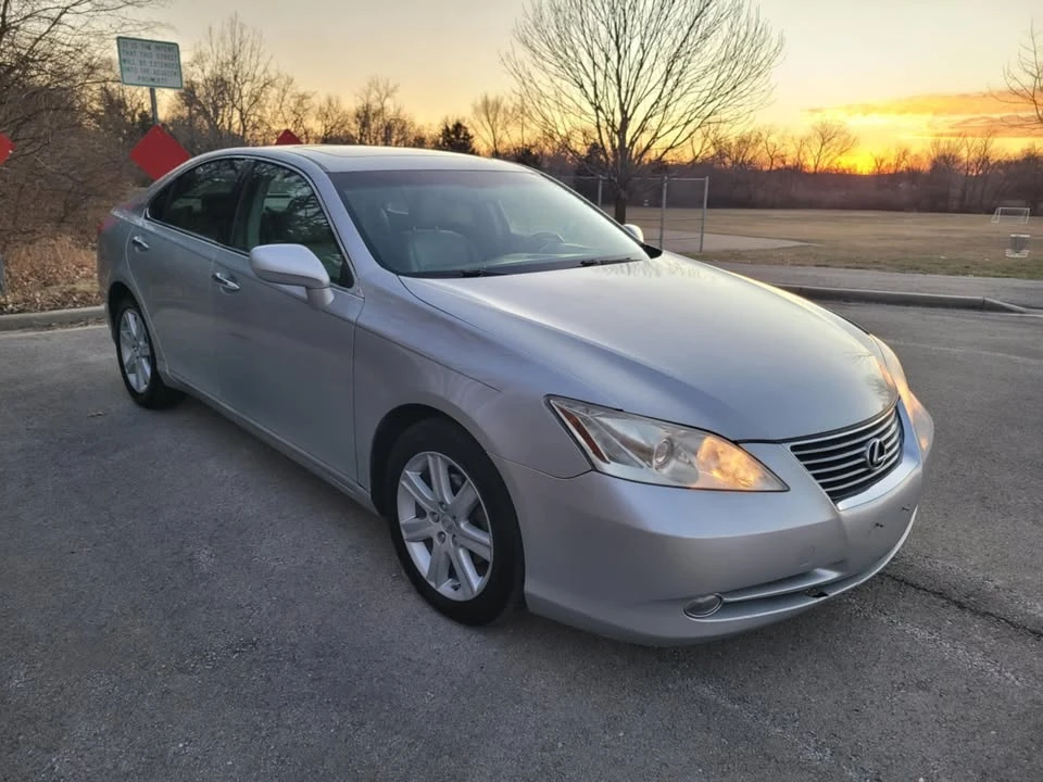 2008 Lexus ES 5th Gen - Image 2 of 17