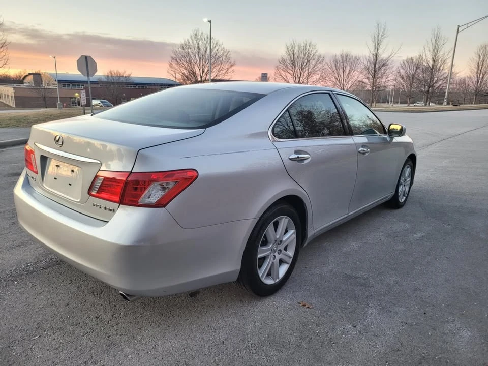 2008 Lexus ES 5th Gen - Image 5 of 17