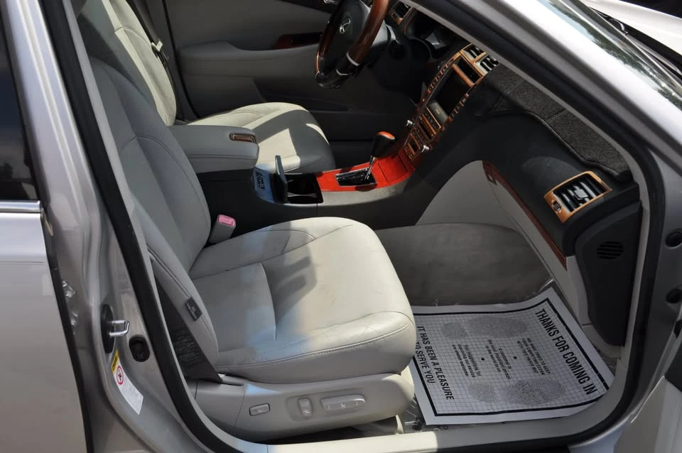 2008 Lexus ES 4th Gen - Image 11 of 20
