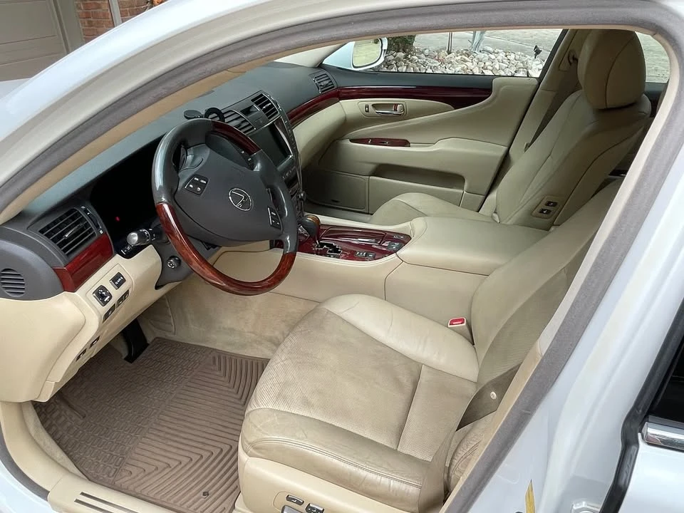 2008 Lexus LS 4th Gen - Image 10 of 20