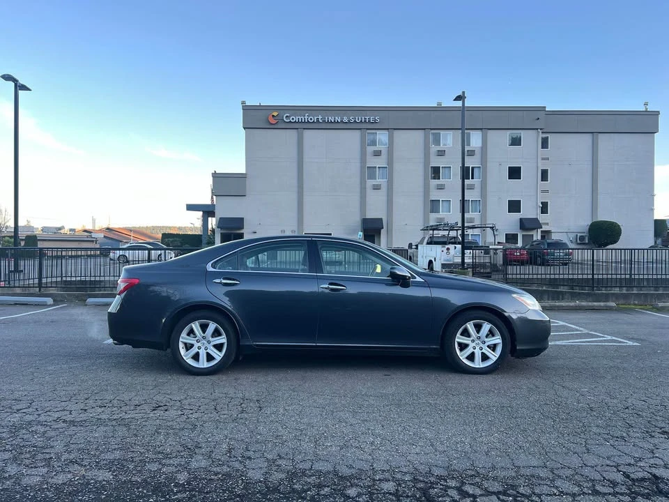 2008 Lexus ES 4th Gen - Image 4 of 13