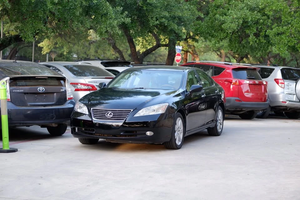 2008 Lexus ES 5th Gen - Image 5 of 20