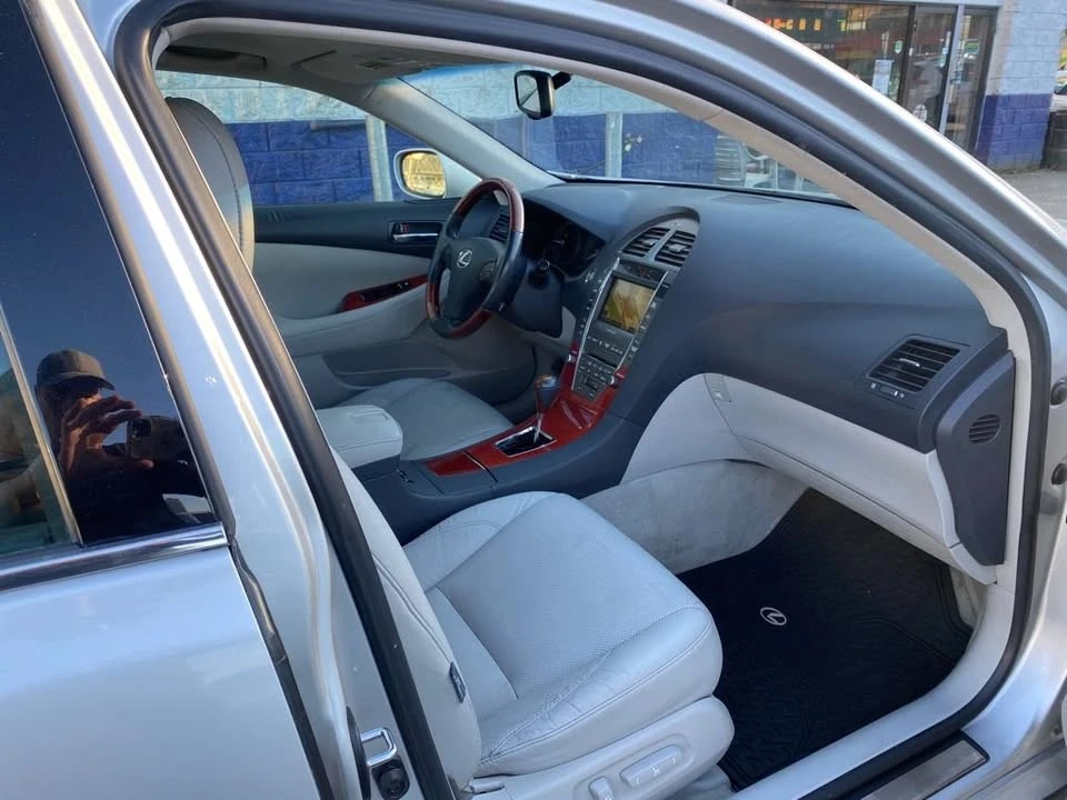 2008 Lexus ES 5th Gen - Image 13 of 20