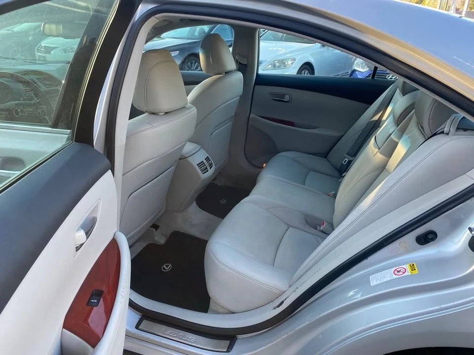 2008 Lexus ES 5th Gen - Image 11 of 20