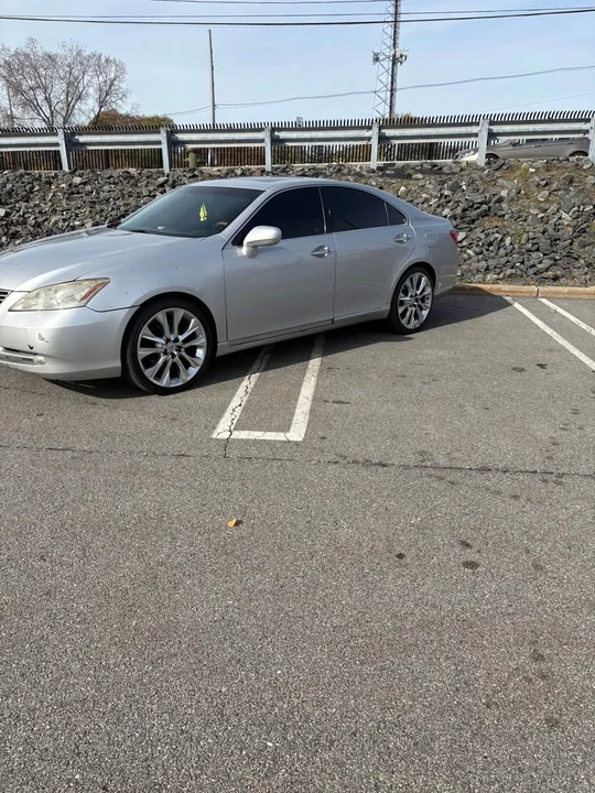 2008 Lexus ES 5th Gen - Image 2 of 6
