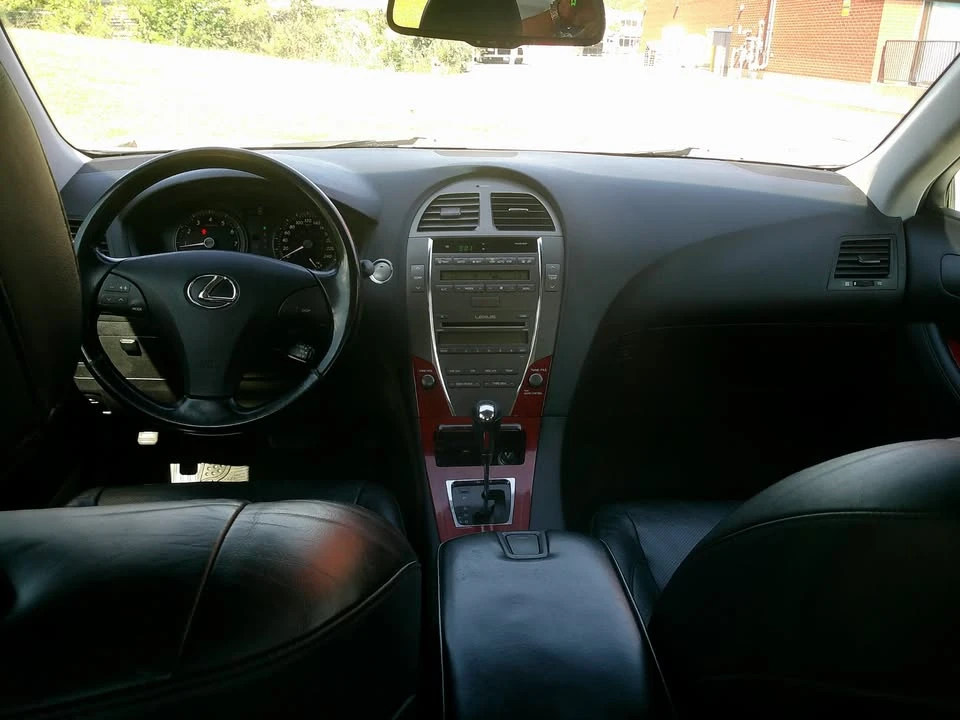 2008 Lexus ES 4th Gen - Image 9 of 15