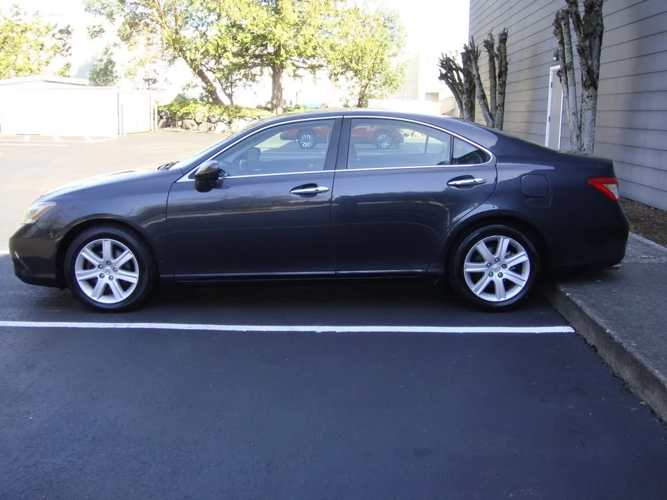 2008 Lexus ES 5th Gen - Image 2 of 18