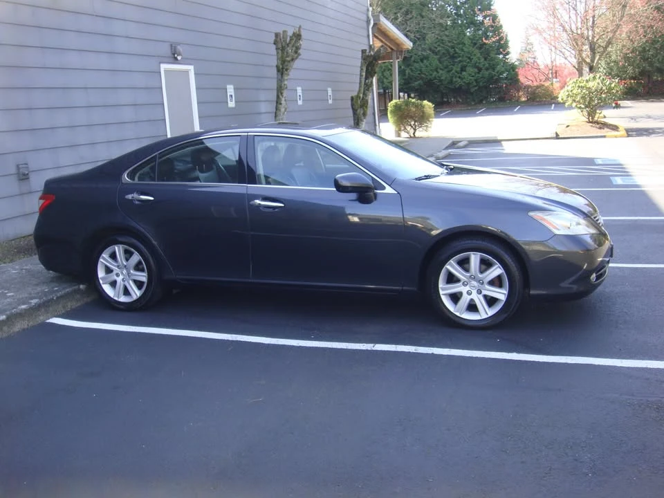 2008 Lexus ES 5th Gen - Image 2 of 18