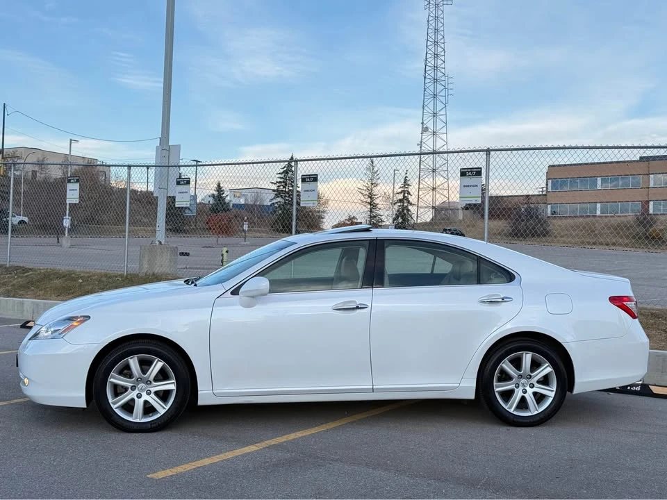2008 Lexus ES 5th Gen - Image 2 of 16