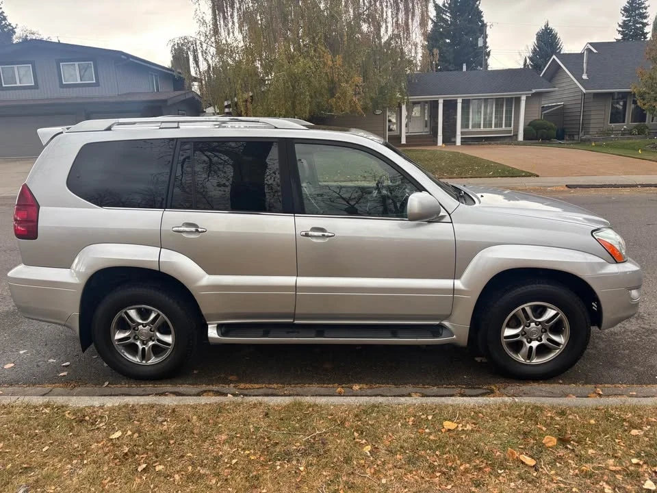 2008 Lexus GX 1st Gen - Image 2 of 13