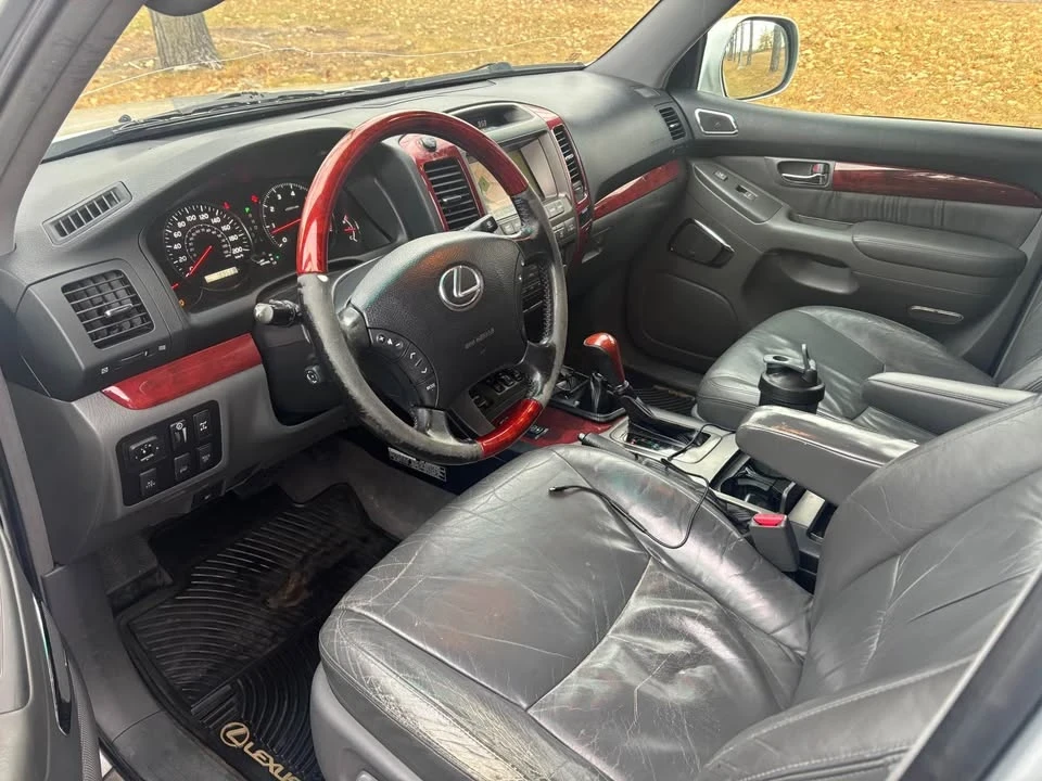 2008 Lexus GX 1st Gen - Image 12 of 13