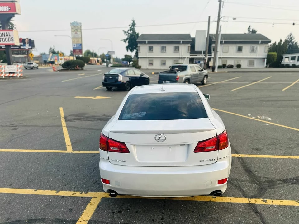 2008 Lexus IS 2nd Gen - Image 8 of 12