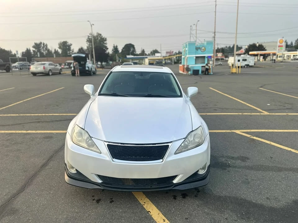 2008 Lexus IS 2nd Gen - Image 9 of 12