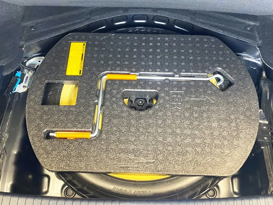 2008 Lexus IS 2nd Gen - Image 18 of 19
