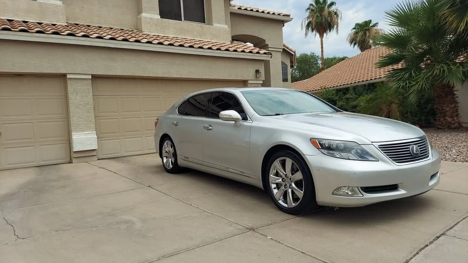 2008 Lexus LS 4th Gen - Image 10 of 19