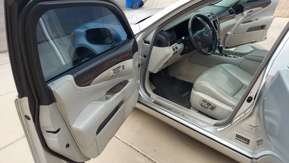 2008 Lexus LS 4th Gen - Image 13 of 19
