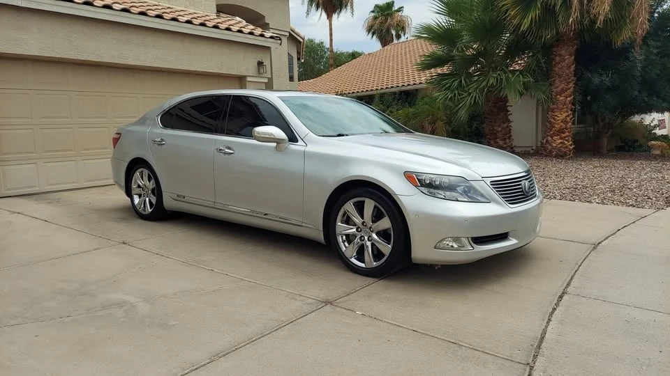 2008 Lexus LS 4th Gen - Image 9 of 19