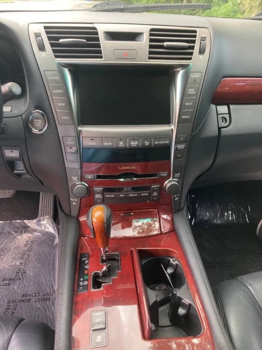2008 Lexus LS 4th Gen - Image 10 of 20