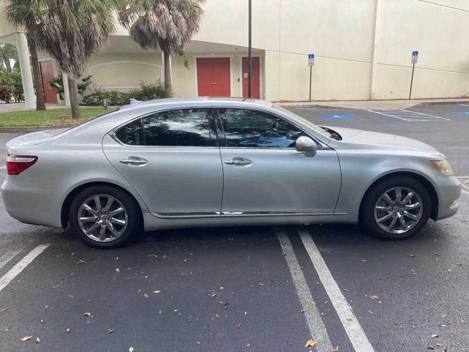 2008 Lexus LS 4th Gen - Image 5 of 20