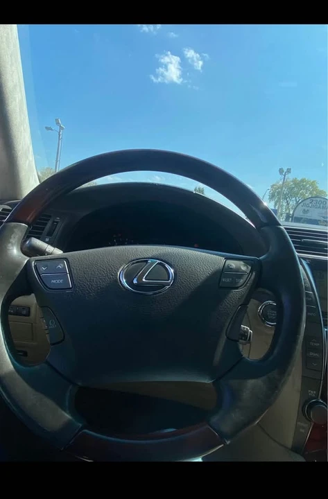 2008 Lexus LS 4th Gen - Image 10 of 13