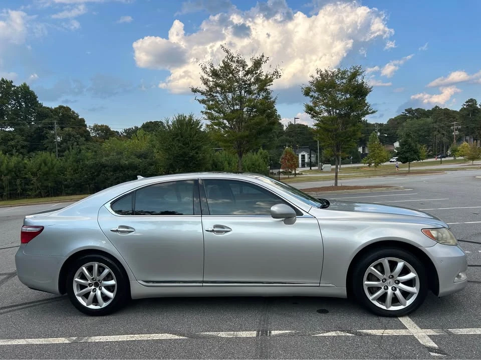 2008 Lexus LS 4th Gen - Image 10 of 11